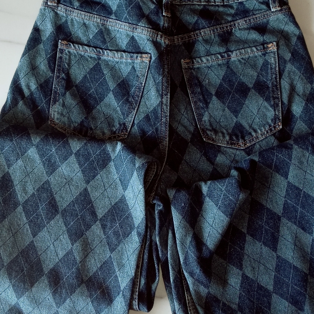 Jeans - Picture 2 of 4